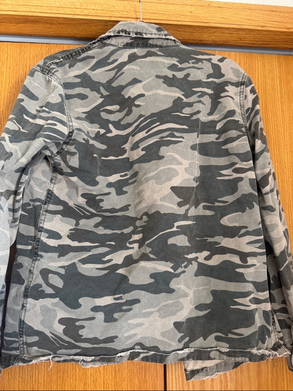 Distressed Camo Utility Jacket - Green & Gray Camouflage - Picture 5 of 6